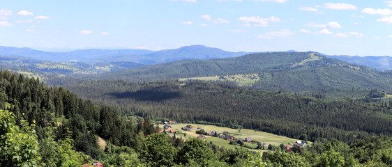 Fototapeta na wymiar Country scenery in Beskid Mountains in Poland