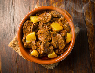 Riñones de cerdo guisados con patatas