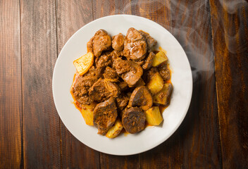 Riñones de cerdo guisados con patatas