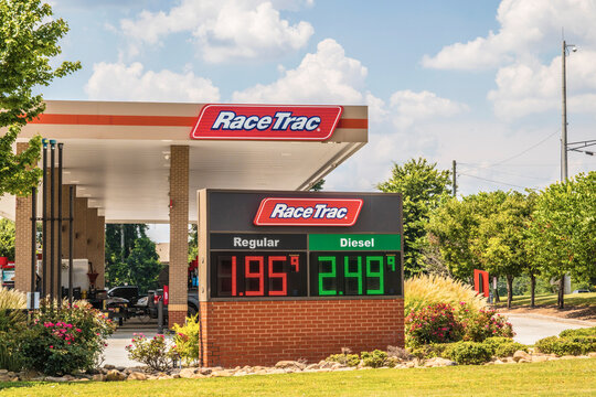 Race Trac gas price sign 1.95 a gallon pandemic 2020