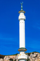 Obraz premium The spire of Ibrahim-al-Ibrahim Mosque also known as the King Fahd bin Abdulaziz al-Saud Mosque in Gibraltar, UK