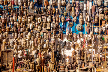 Vente de masques africains