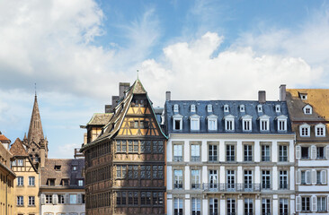 Fototapeta na wymiar buildings on the streets in Strasbourg France