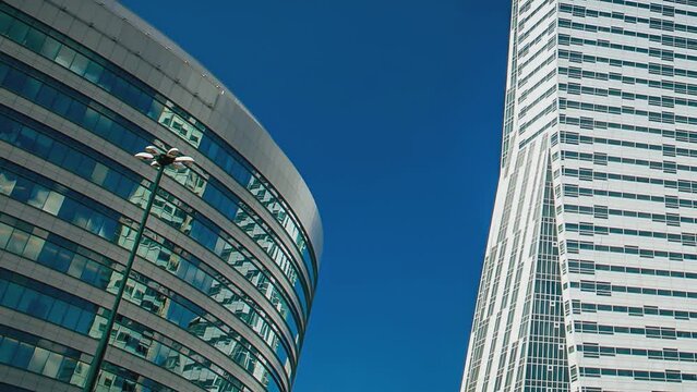 Elementy wsp&oacute;łczesnej architektury Warszawskiej (time lapse)