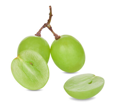 green grapes isolated on transparent png