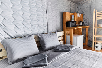 Photos of beautiful glamping in the winter forest