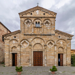 Fototapeta na wymiar Facade of the Pieve di San Giovanni and Santa Maria Assunta church, Cascina, Italy
