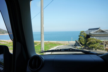 Fototapeta premium 車内から見た田舎の風景