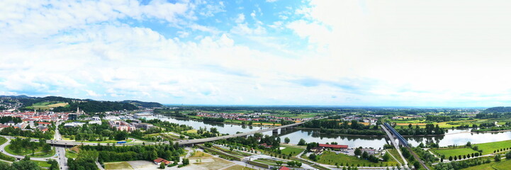 Luftbild von Deggendorf mit Blick auf die historische Altstadt. Deggendorf, Niederbayern, Bayern, Deutschland.