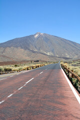 Naklejka premium Road overlooking Mount Teide, Tenerife, Spain