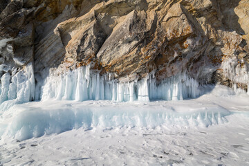 Fototapeta na wymiar Icicles on Lake Baikal