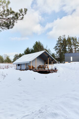 Photos of beautiful glamping in the winter forest