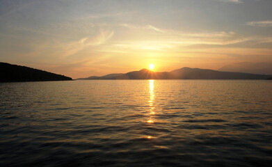 Naklejka premium sunset over the sea