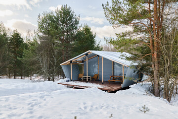 Photos of beautiful glamping in the winter forest