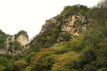 昇仙峡、神奈川県、日本、景色、渓谷、岩、川、水、空、自然、流れ、橋、電話ボックス、バス停、古い電話、木、急流、秋、緑、つり橋、看板、標識、ダム、観光、ツアー、バスツアー、