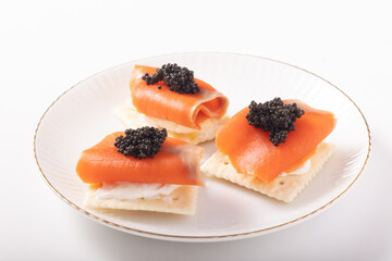 スモークサーモンのカナッペ　(ランプフィッシュ　キャビア)
