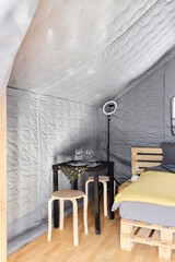 Photos of beautiful glamping in the winter forest
