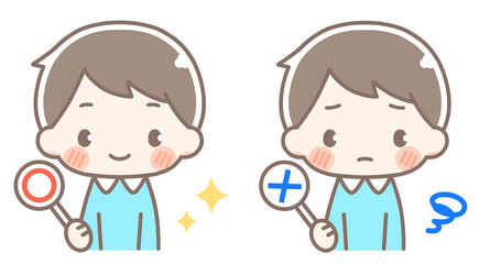 マルバツ札を持った男の子