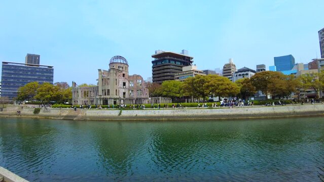 春の広島平和記念公園の元安川沿いを歩きながらPOVショット 4K  2023年3月30日