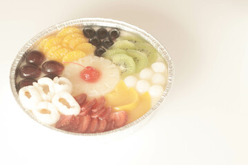 Creamy Pudding with Fresh Fruit Slices