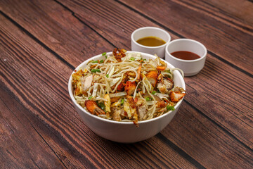 Egg chicken chowmein