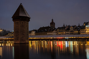 Fototapeta na wymiar Unbeleuchteter Turm der Kapellbrücke, Luzern, Schweiz