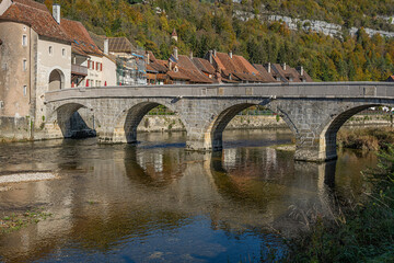 Fototapeta na wymiar Brücke St. Jean in Sainte Ursanne, Kanton Jura, Schweiz