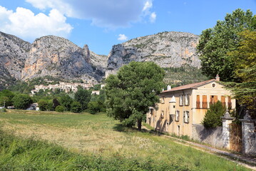 Fototapeta premium Moustiers-Sainte-Marie, Provence