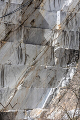 View of Carrara marble quarries - 587273195