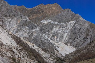 Fototapeta na wymiar View of Carrara marble quarries