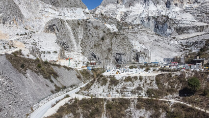 View of Carrara marble quarries - 587274722
