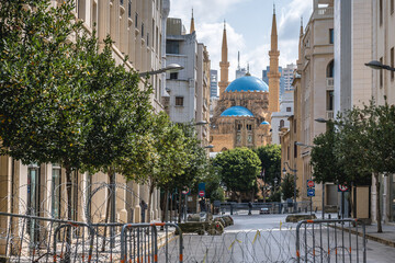 Fototapeta premium So called Blue Mosque - Mohammad Al-Amin Sunni Muslim Mosque in Beirut city, Lebanon