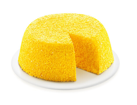 Cuscuz nordestino de flocos de milho em fundo transparente - cuscuz brasileiro 