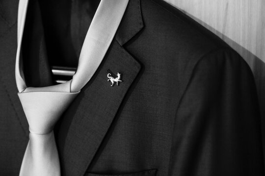 Dettaglio di un elegante abito da uomo 