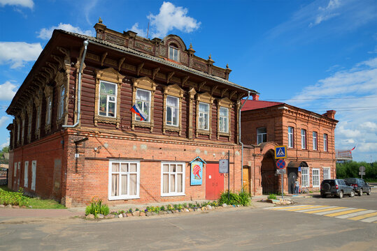 MYSHKIN, RUSSIA - JULY 13, 2016: Building of the ancient merchant estate of Stolbov in the sunny summer day