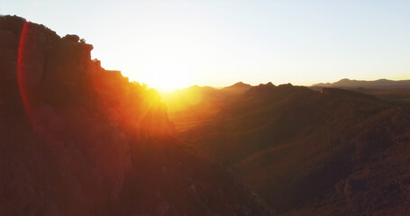 Naklejka premium Mountains during sunset