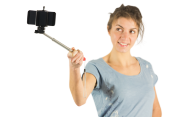 Casual brunette taking a selfie