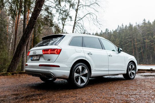 All-new white Audi quattro Q7 3.0 TFSI. Audi Q7 SUV is powered by 3.0 liter supercharged engine, which produces 333 hp of power.