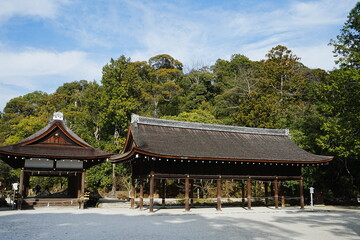 Fototapeta premium Kamigamo-jinja or Shrine in Kyoto, Japan - 日本 京都府 上賀茂神社 土屋 橋殿 
