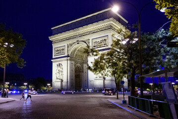Fototapeta na wymiar Arc de Triomphe in Paris France