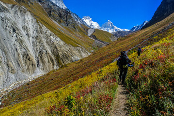 Magnificent view of snow capped Mt. Bhrigupanth and Mt. Thalayasagar on the way to Kedartal