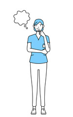 顔をかきながら考える中年・シニア女性看護師、理学療法士、作業療法士、言語聴覚士、看護助手