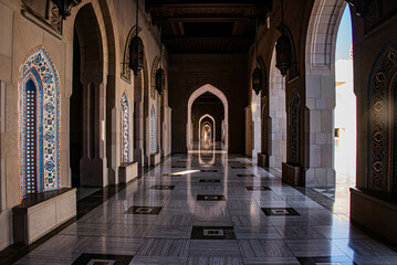 Fototapeta premium Inside the impressive Sultan Qaboos Grand Mosque, Muscat, Oman