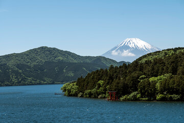 春の富士山を芦ノ湖から望む・Hakone Lake Ashinoko Fujiyama
