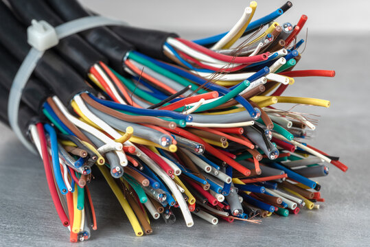 Colored electric telecommunication signal cable