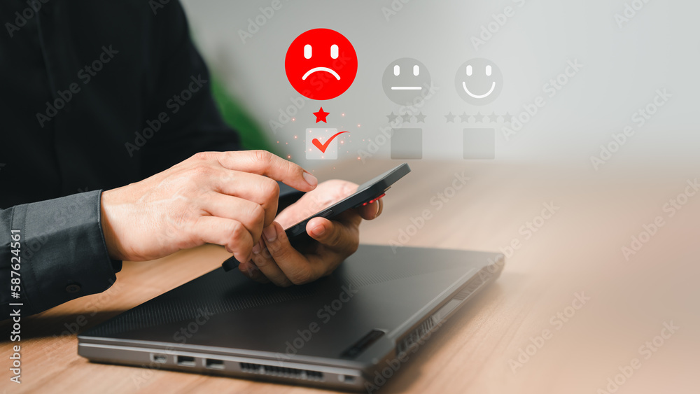 Aufkleber business service concept of customer experience dissatisfied by smartphone. man client with angry em