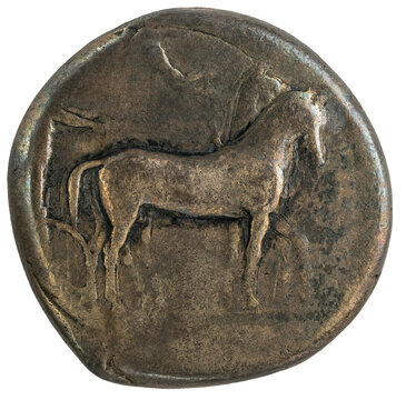 antike griechische Münze: 2 Pferde im Schritt vor Wagen
