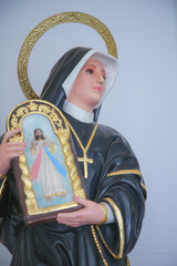 Saint Faustina Divine Mercy catholic religious statue 