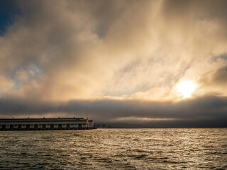 Obraz premium San Francisco City view along the Aquatic Park Cove 