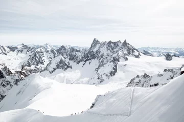 Crédence de cuisine en verre imprimé Mont Blanc Chamonix winter mountain peaks from the ski slopes